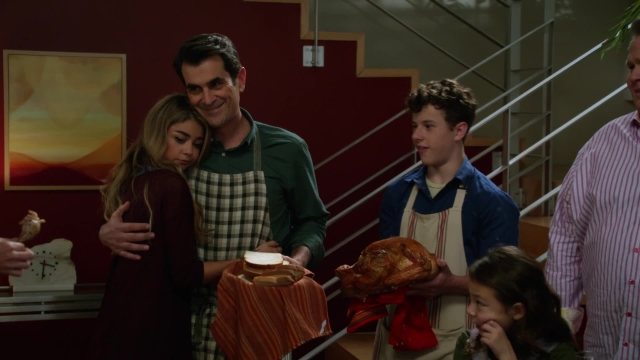 nick@nite | Modern Family Thanksgiving